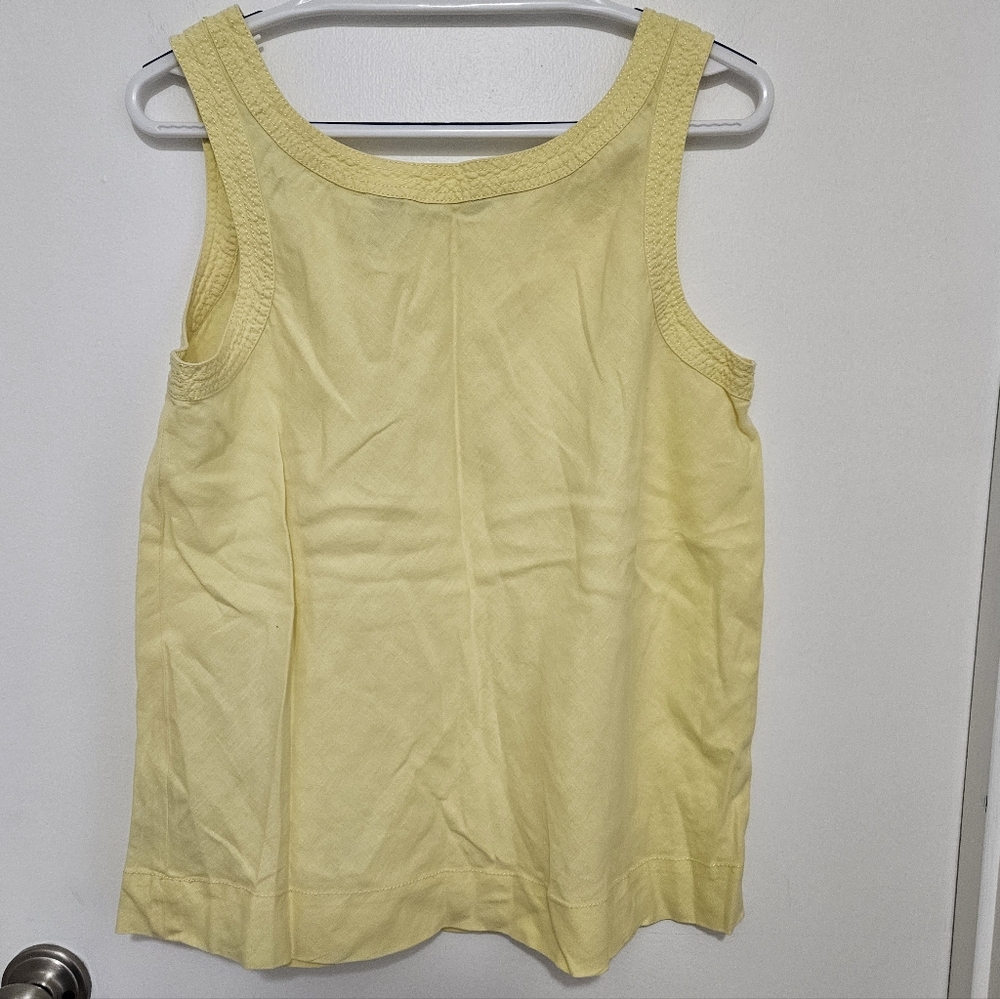 Liz Claiborne Women’s Yellow Tank Top - Classic Scoop Neck Sleeveless - Picture 2 of 4